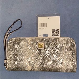 COPY - Anne Klein Z/A Wallet. NWT.